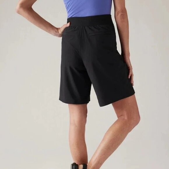 NWT Athleta Black Sz 0 Brooklyn Bermuda Shorts Featherweight Stretch - Picture 3 of 9